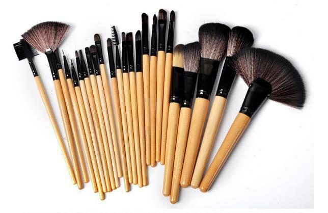 24 Pcs Makeup Brushes Set – Professional Beauty Tools with Gift Bag